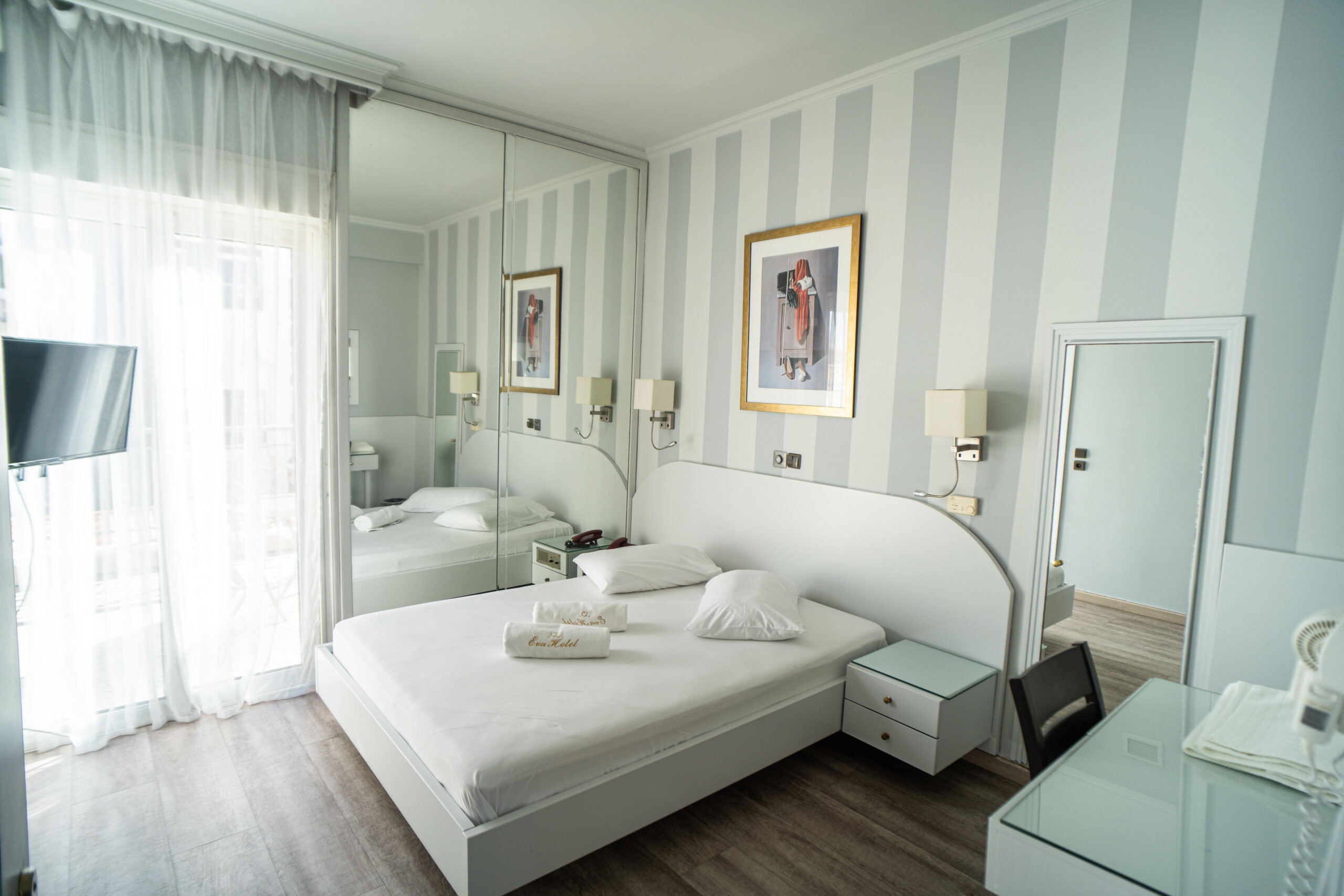 Δίκλινο Δωμάτιο με Μπαλκόνι στο Eva Hotel Piraeus