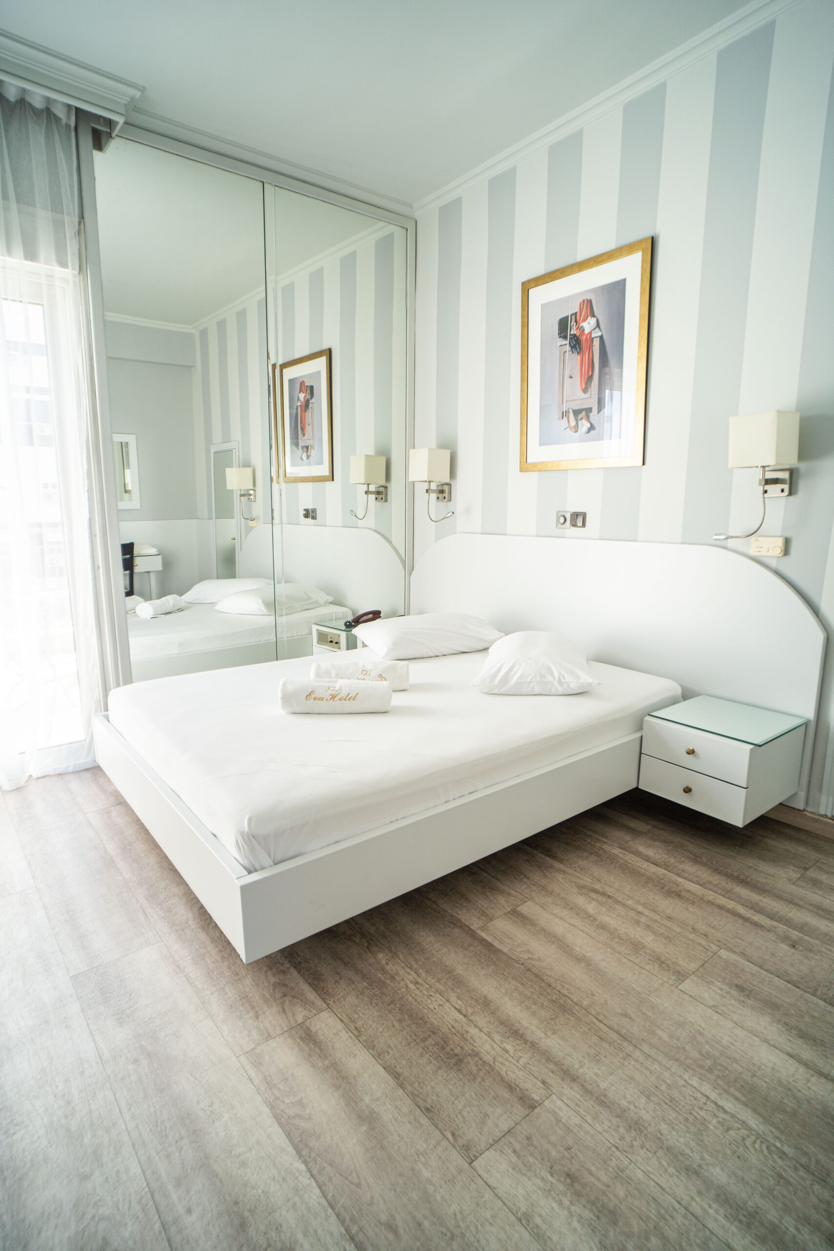 Δίκλινο Δωμάτιο με Μπαλκόνι στο Eva Hotel Piraeus