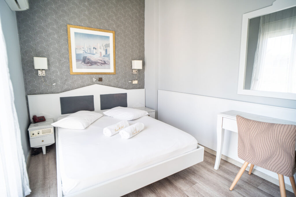 Μικρό Δίκλινο Δωμάτιο στο Eva Hotel Piraeus