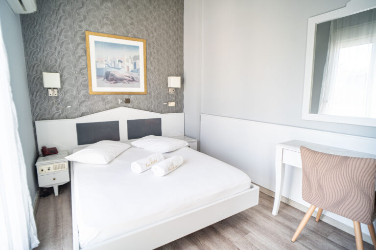 Μικρό Δίκλινο Δωμάτιο στο Eva Hotel Piraeus